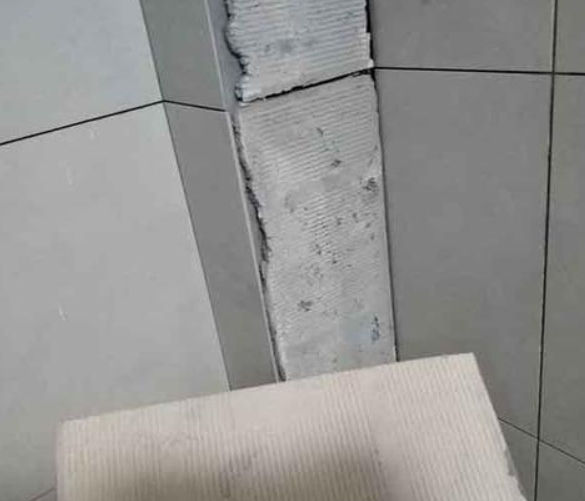 昔阳瓷砖空鼓维修公司分享下厨房瓷砖脱落的补救措施。